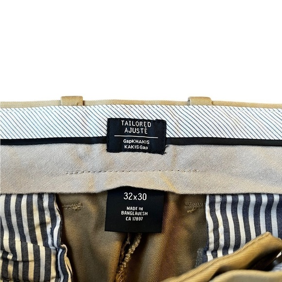 Gap Khakis Tailored Fit Straight Leg - Picture 7 of 7